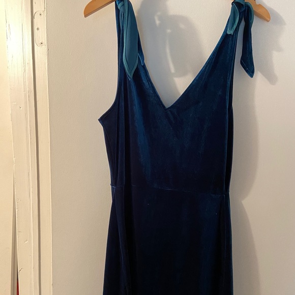 NWT Sugarlips Teal Velvet Tie Shoulder Dress - Picture 4 of 5